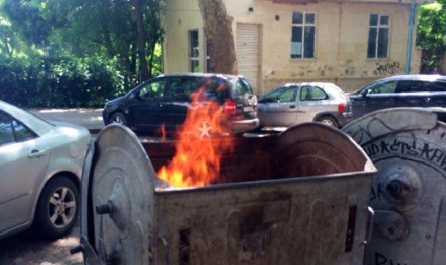Контейнери за смет пламнаха в центъра на Хасково пише Марица