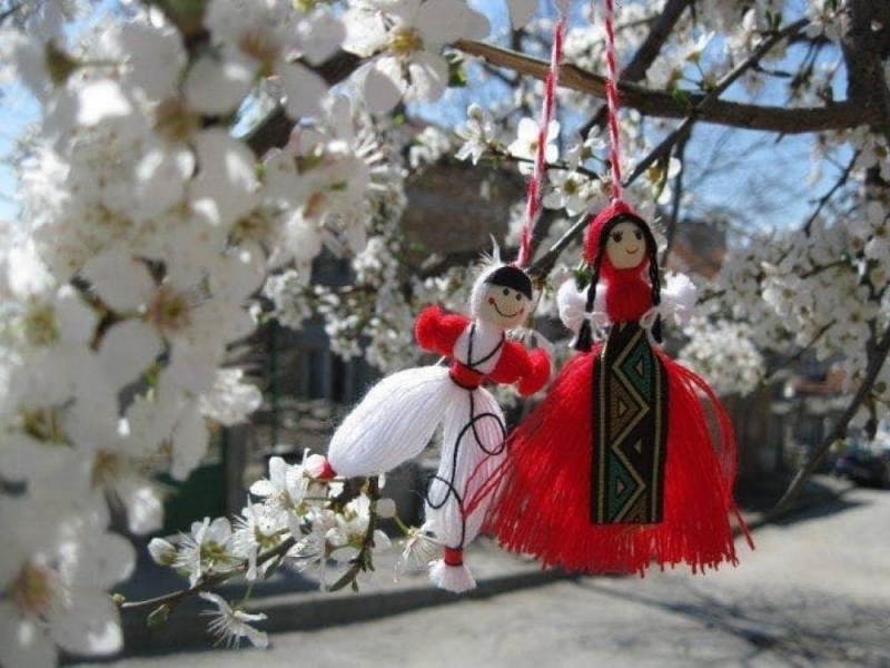 След обяд над страната ще има разкъсана над много райони