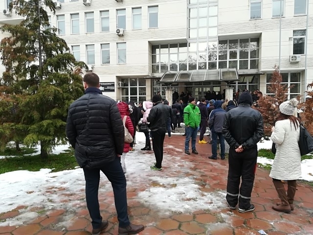 Продължават протестите в Пловдив в защита на арестувания лекар Иван