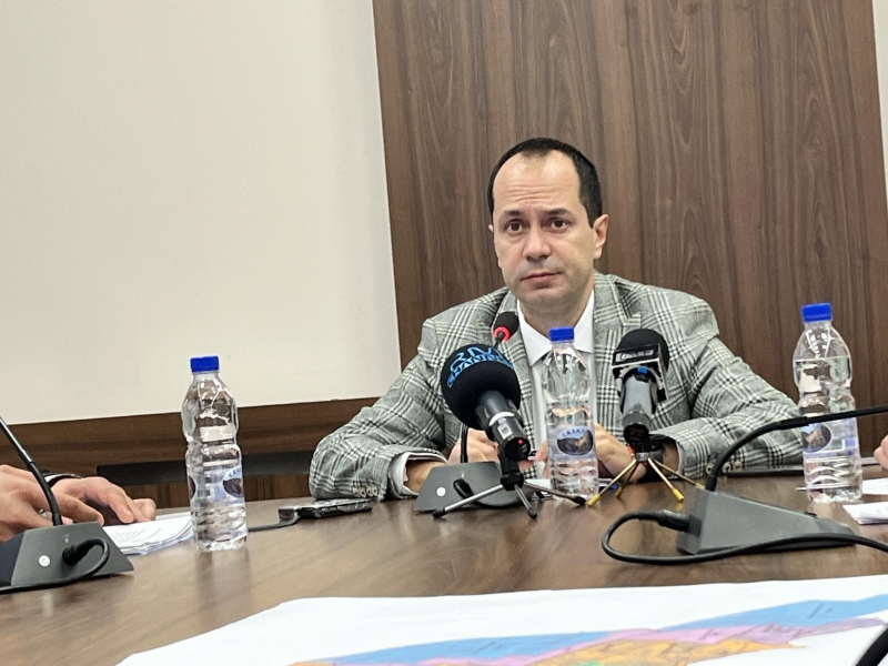 На пресконференция днес кметът на Враца Калин Каменов представи основните