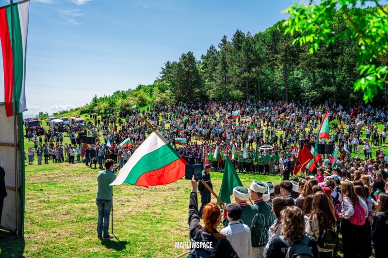 Хиляди поклонници сведоха глави пред подвига на Христо Ботев и неговата чета /снимки/