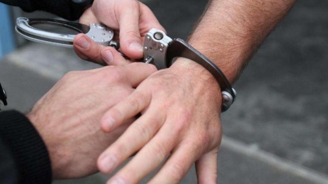 Полицията е заловила хлапак откраднал машинка за подстригване съобщиха от