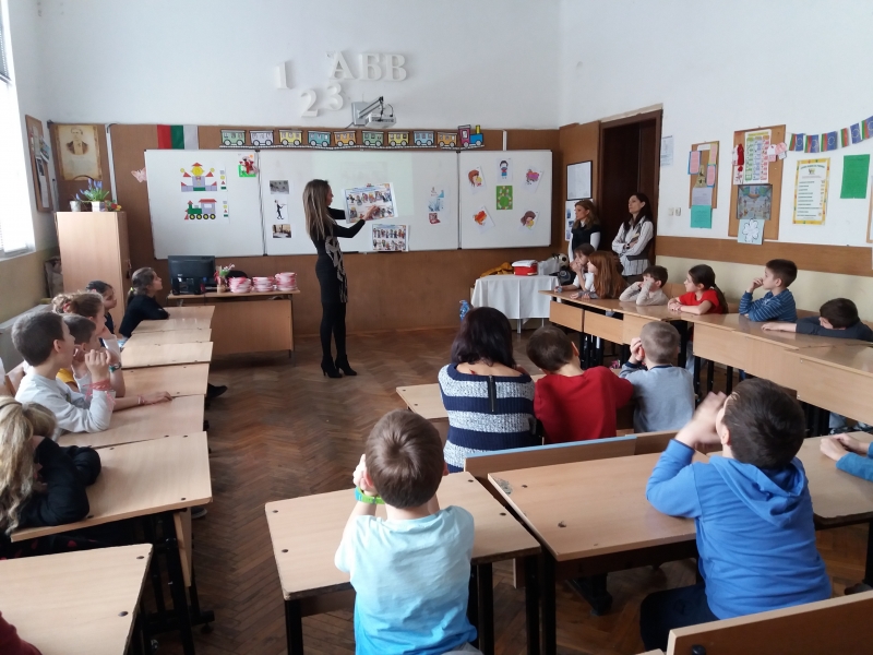 Недостигът на учители у нас е изключително голям и затова