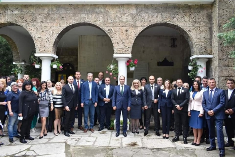 Както BulNews прогнозира Петя Аврамова предава щафетата като областен координатор