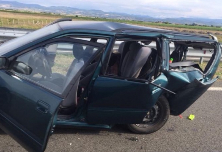 Катастрофа блокира движението в района на 230 километър на АМ