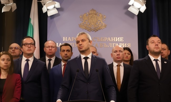 Трима народни представители - Иво Русчев, Александър Арангелов и Николай