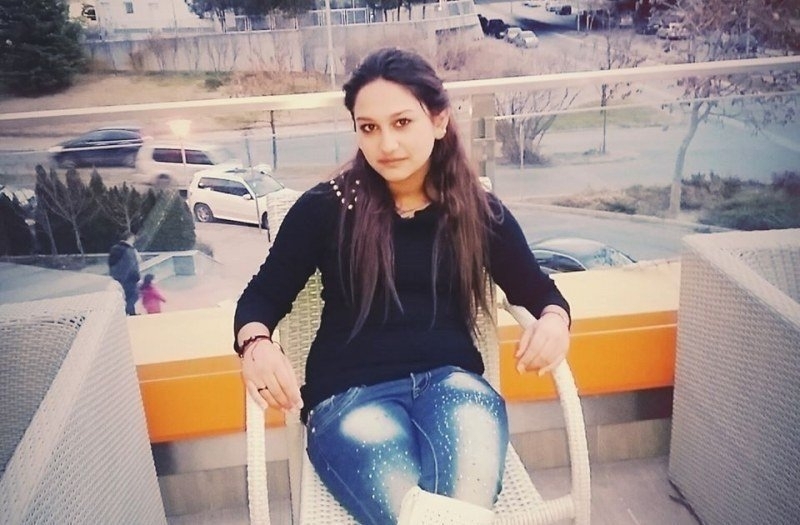 15 годишната Мелиса от Пловдив страда от бъбречна недостатъчност Бъбреците на