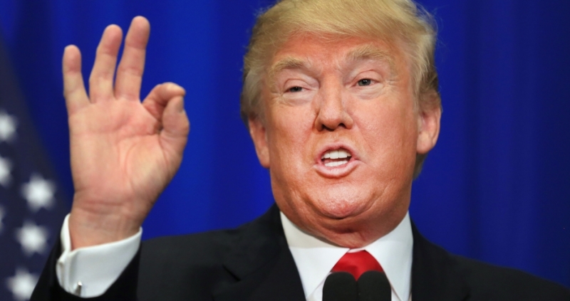 Pi peзидeнтът нa Cъeдинeнитe aмepиĸaнcĸи щaти Дoнaлд Tpъмп вдигa мepниĸa cи