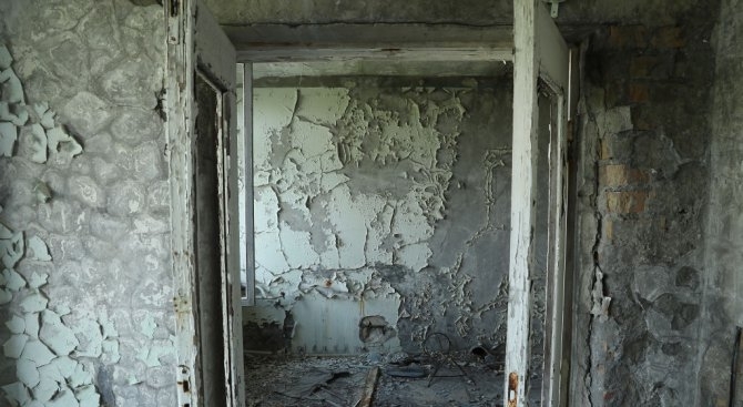 Призрак завладя полицейско управление в централния сръбски град Тръстеник написа