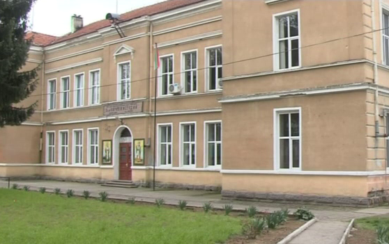 Училището в градчето Брегово във Видинско е било разбито и
