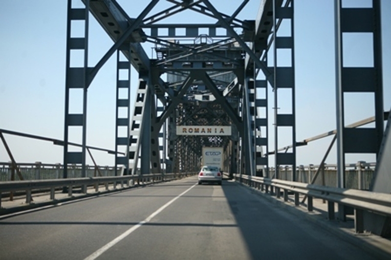 Като превенция срещу Африканската чума по свинете на Дунав мост