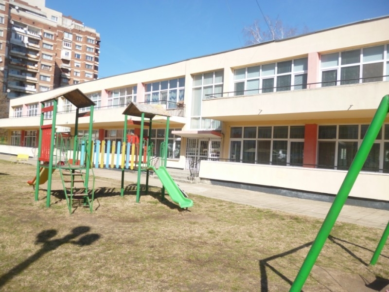 Ремонтите в двете детски градини в Козлодуй Мир и Радост