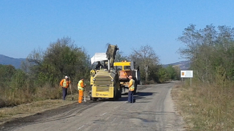 Ремонтите по републиканската пътна мрежа в областите Видин Враца и Монтана продължават