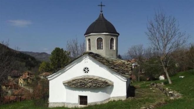 Набират средства за ремонт на храм в мездренско село