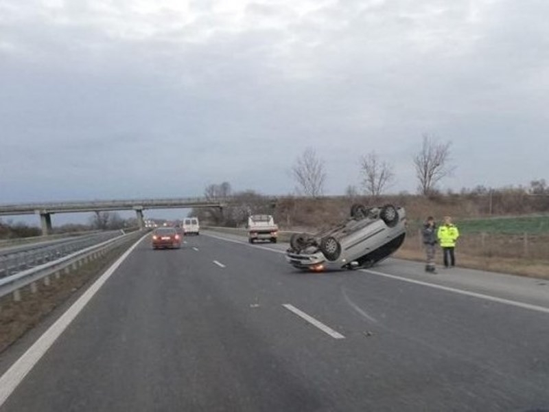 Млада бургазлийка катастрофира зрелищно на км 346 от магистрала Тракия
