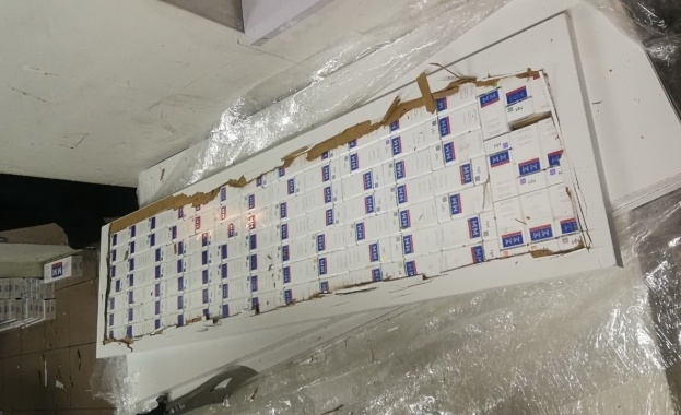 Митнически служители от Главна дирекция Митническо разузнаване и разследване ГД