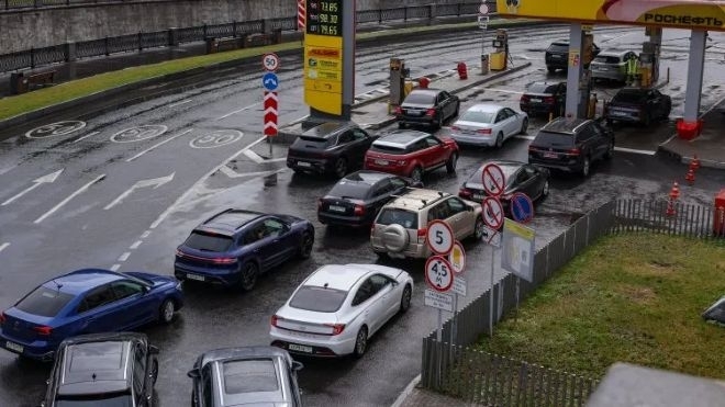 Производството на бензин в Русия е спаднало до 65 от