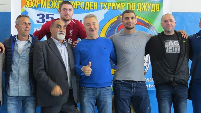 С участието на 252 състезатели днес в зала Огоста в