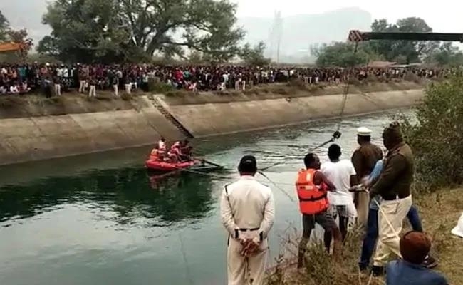 Най малко 35 души загинаха а няколко човека още се водят
