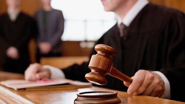 Частен съдия изпълнител продава на търг търговски имот във Врачанско