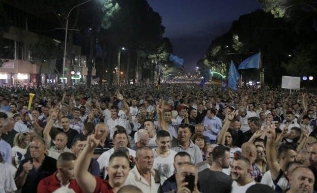 Над 70 хиляди души се събраха на поредния масов протест