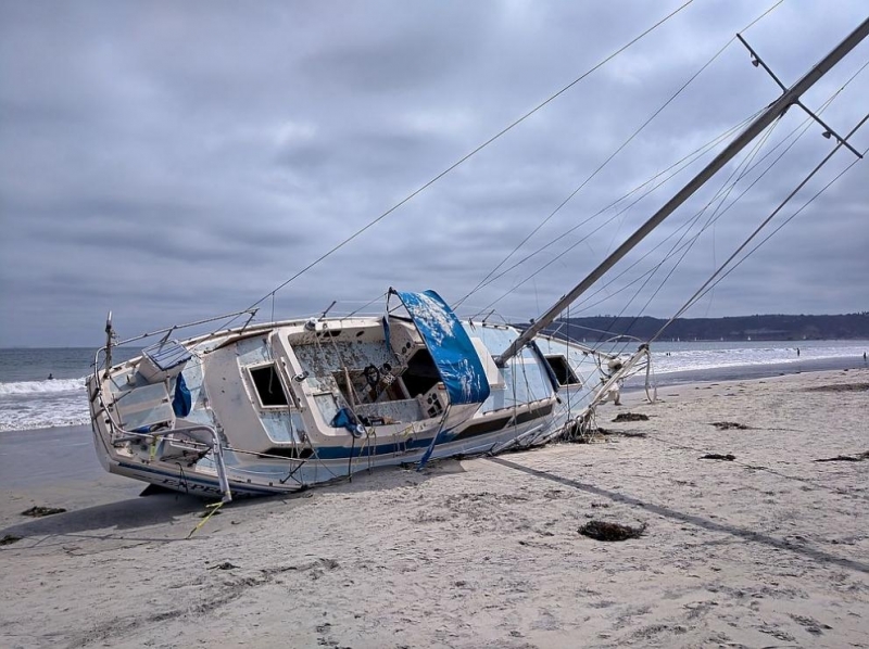 Двама души загинаха а едно дете е в неизвестност след