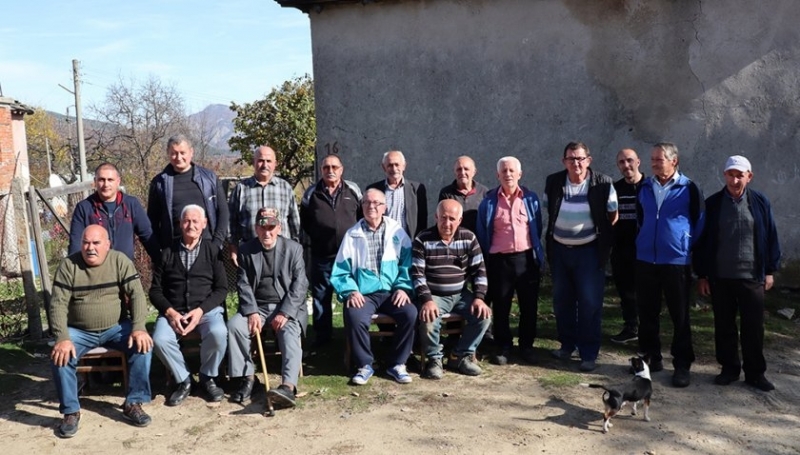 98 от постоянно живеещите в ардинските села Любино и Латинка