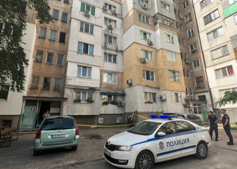 Самоубийство смрази Козлодуй! Мъж скочи от блок и загина на място