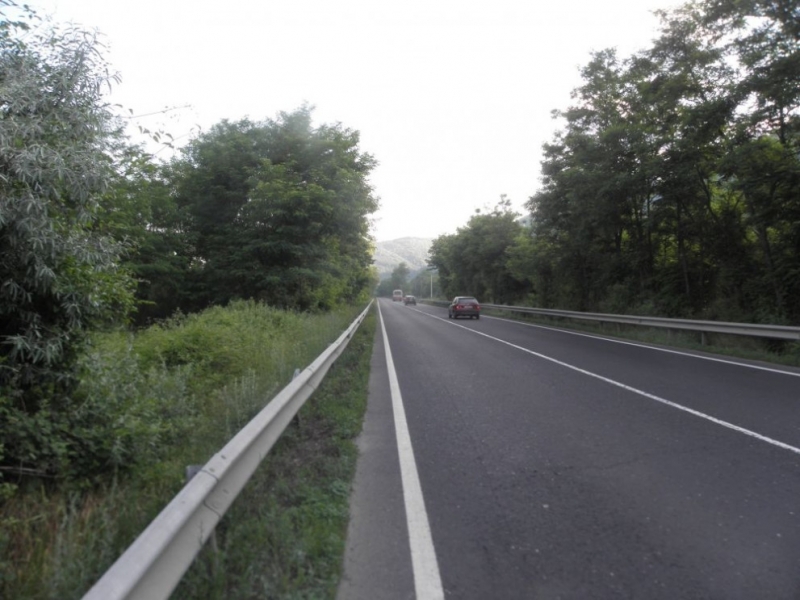 ОГРАНИЧЕНИЯ ЗА ТОВАРНИ АВТОМОБИЛИ Забранява се движението на моторни превозни