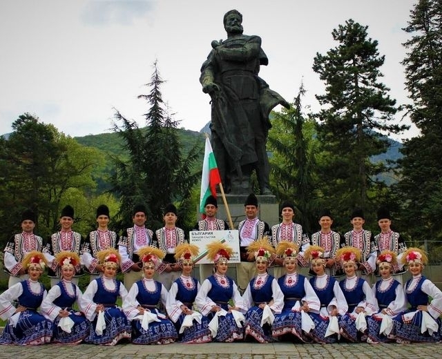 Представителен танцов състав Хемус при Община Враца е отличен с