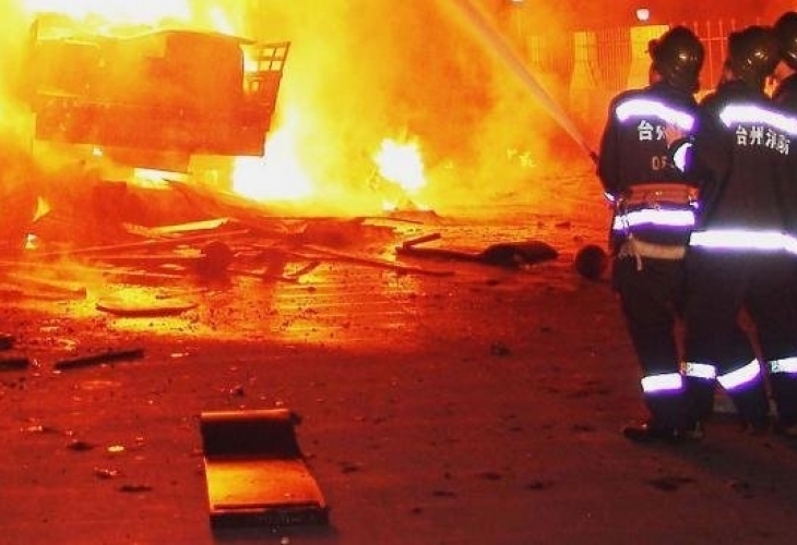 Трима студенти загинаха при експлозия в лаборатория на Пекинския транспортен