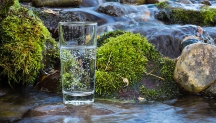Според проучвания изворната вода е най чистата Идва от планината и се