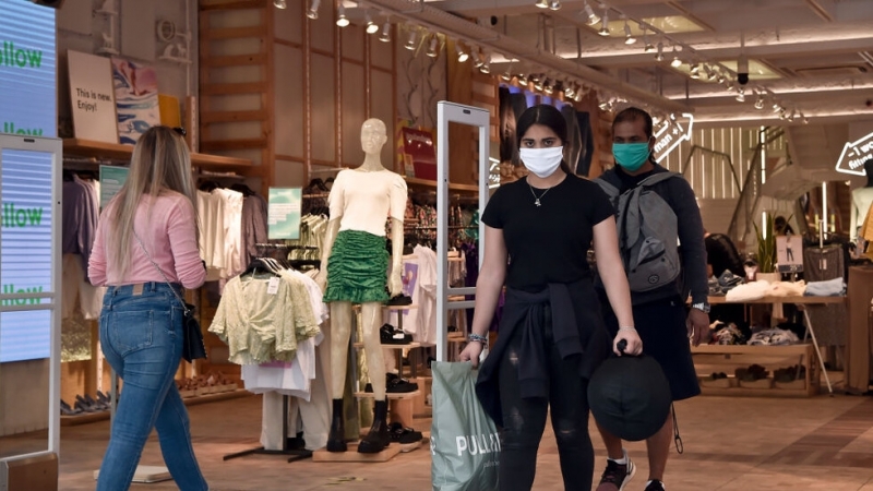 Пазаруването в търговските обекти в Гърция от понеделник ще е