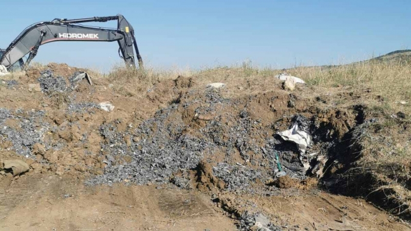 Повече от 120 тона достигнаха незаконно загробените отпадъци открити в