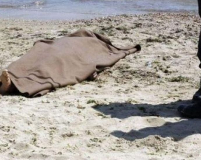 Труп на мъж бе открит на Северния плаж в Бургас