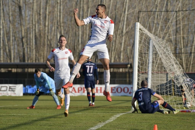 Отборът на Кариана победи с 2 1 коравия отбор на Струмска