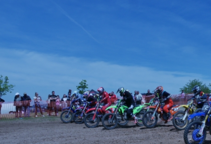 Рекорден брой състезатели взеха участие в традиционния мотокрос на пистата