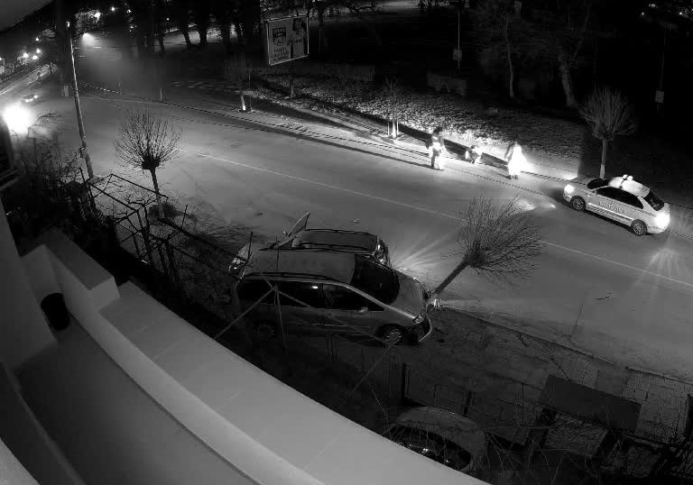 На градус! Почерпен шофьор се блъсна в паркирана кола във Врачанско, отнесе тлъста глоба