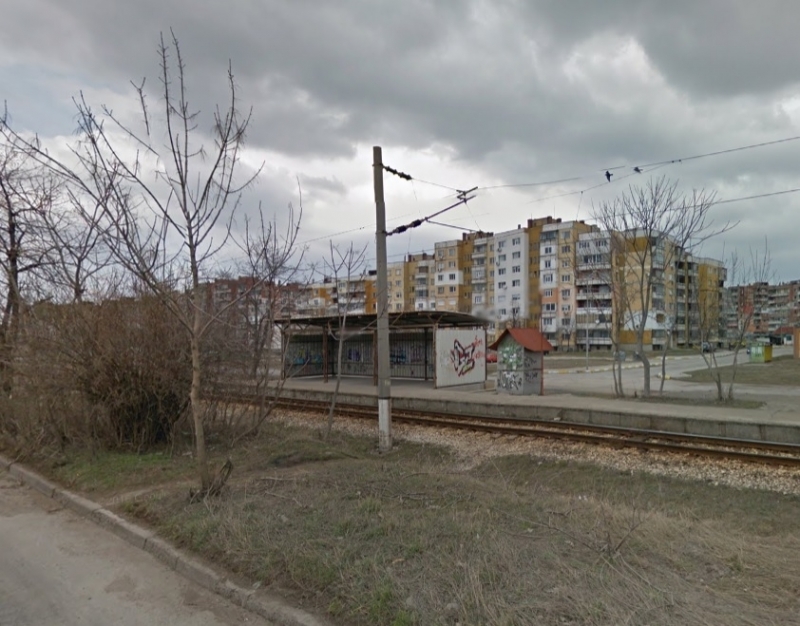 Железопътната спирка във врачанския жилищен комплекс Сениче е затънала в
