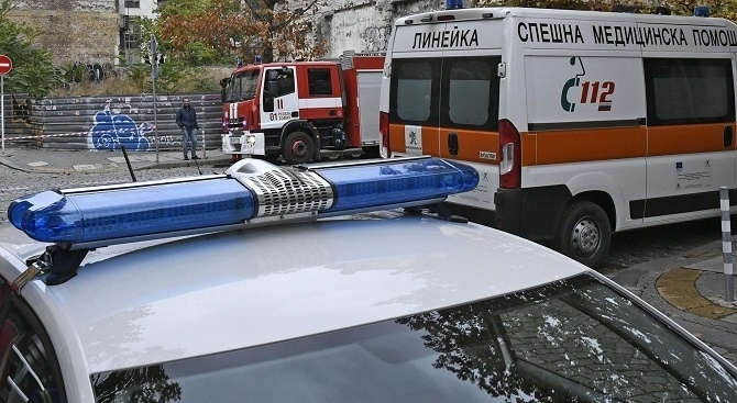 Цистерна се обърна и премаза работник