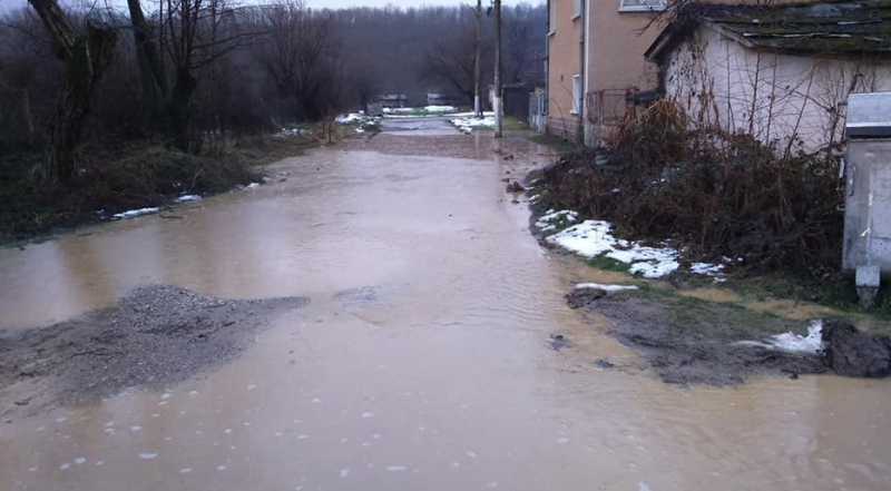 Жителите на Ботуня се оплакаха от нехайството на кмета на