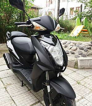 Неправоспособен мъж е хванат да управлява скутер без номера в