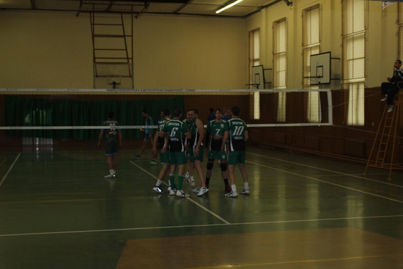 Волейболистите на Спартак Враца изиграха третата си среща в турнира