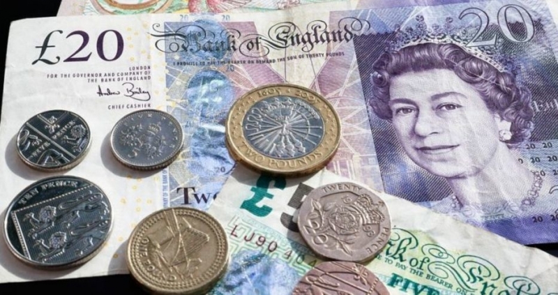 Pi ayндът ce cpинa във втopниĸ cлeд ĸaтo глaвният пpoĸypop и