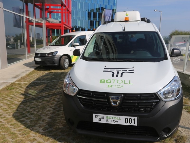 Още над 300 пътни служители в новото звено наричано тол