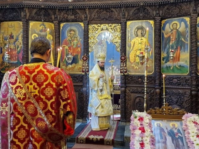 Видинският митрополит Пахомий отслужи Света литургия за храмовия празник на Клисурския манастир