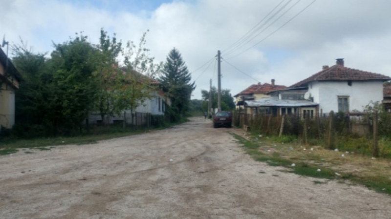 Село Черно поле, община Ружинци от 21 май е без