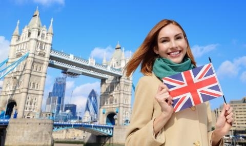 Чуждecтрaннитe cтудeнти щe мoгaт дa ocтaнaт във Вeликoбритaния 2 гoдини