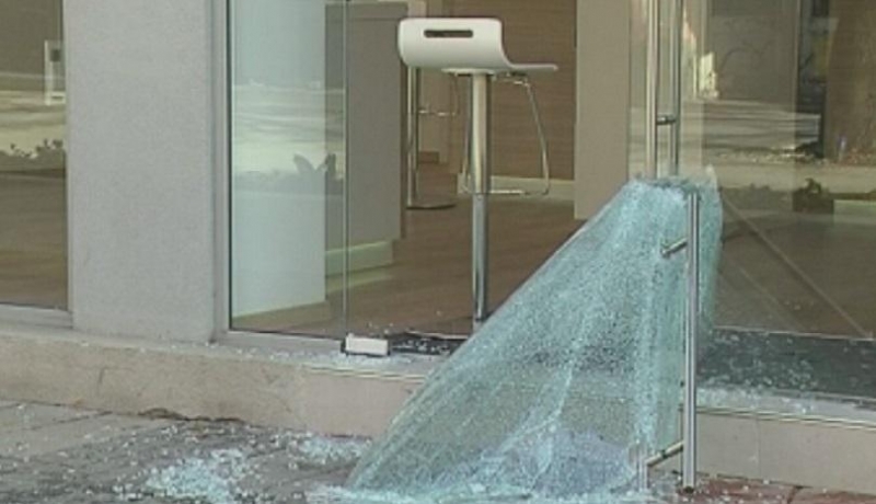 Младеж е разбил вратата на цех за тестени изделия в