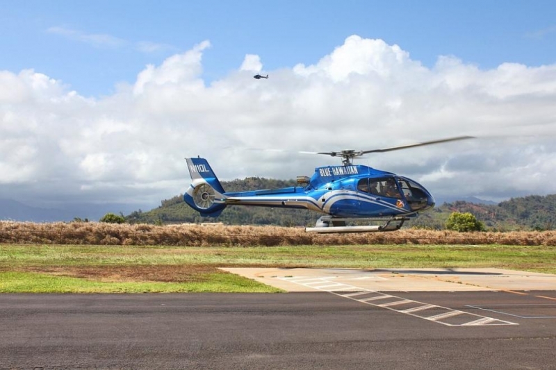 Бреговата охрана на САЩ издирва хеликоптер за туристически обиколки със 7 души